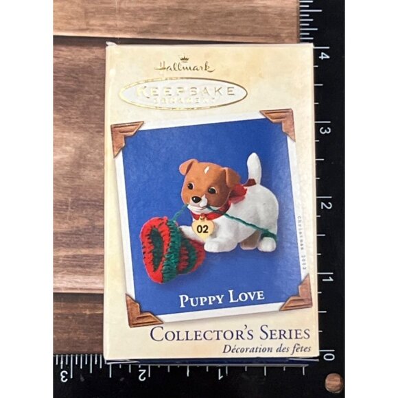 2002 HALLMARK KEEPSAKE ORNAMENT QX8006 PUPPY LOVE WITH BEANIE TOBOGGAN BOW - Picture 2 of 12